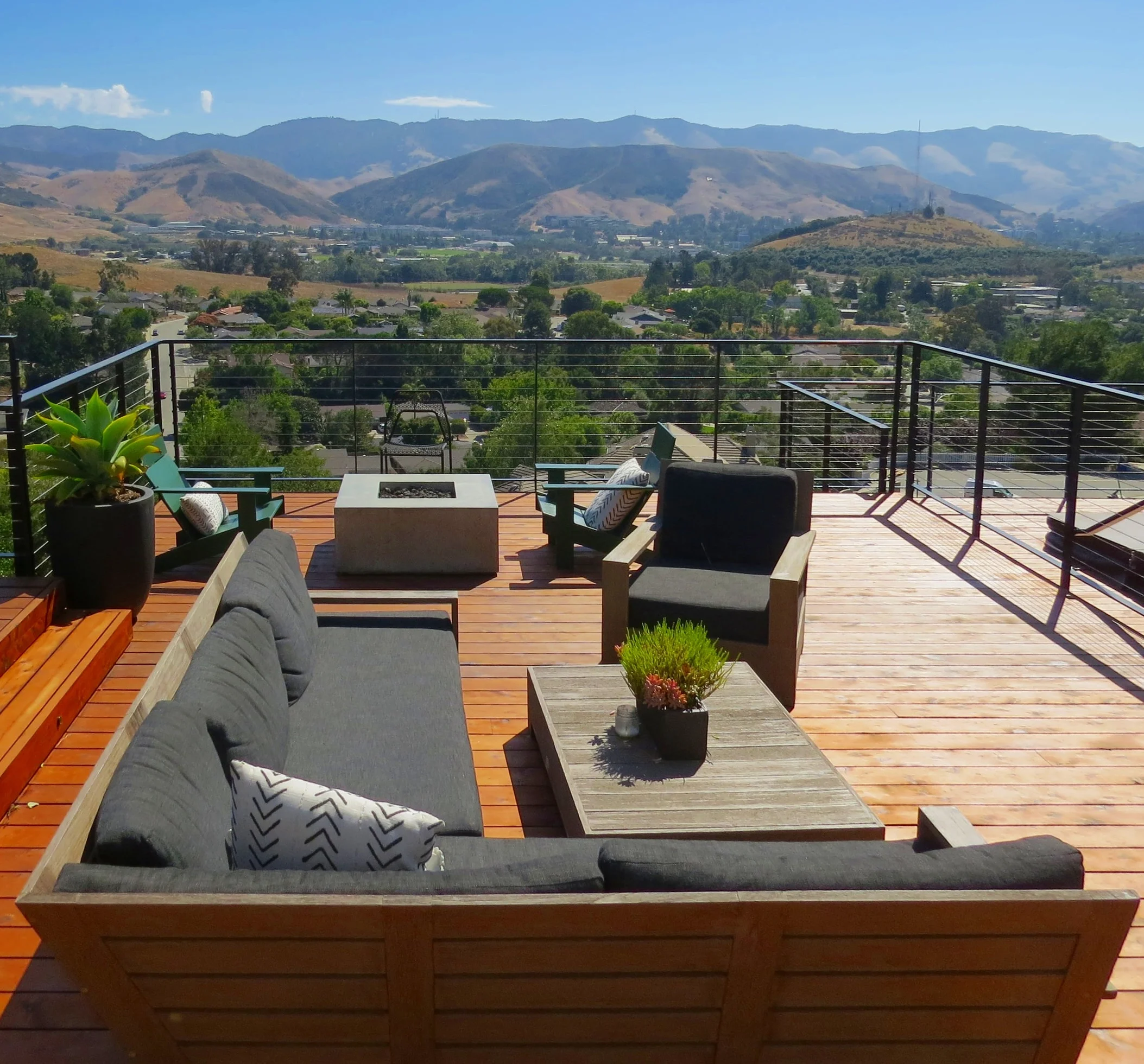 outdoor+living+space+and+hills