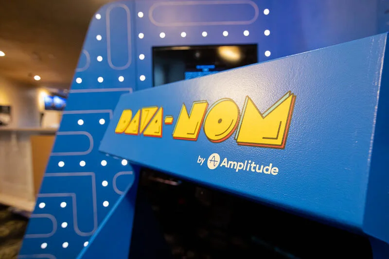 1AMP2271-L.jpg