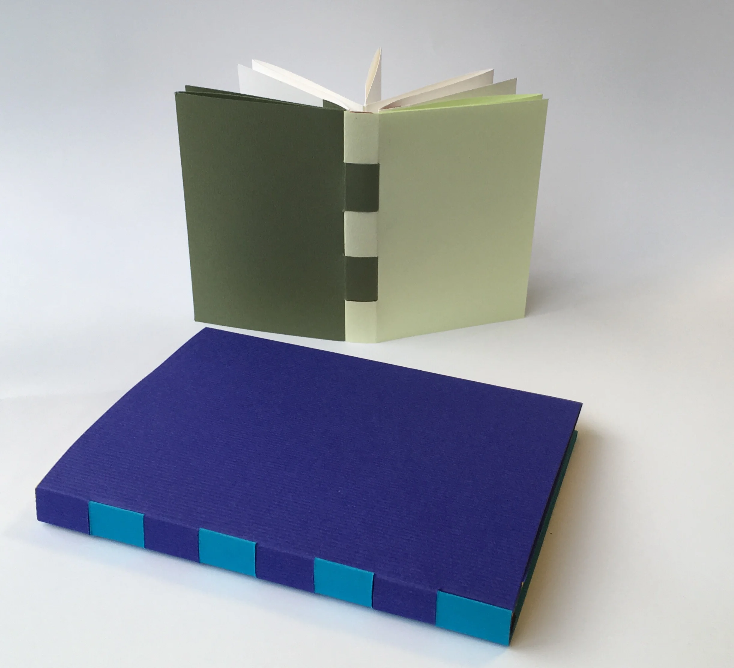 Folio Atelier - Piano hinged binding.jpg