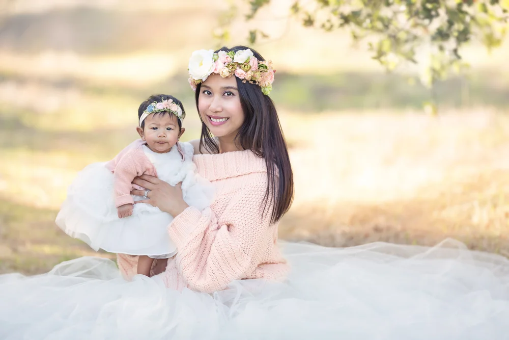 Beautiful mother and dauhter 
