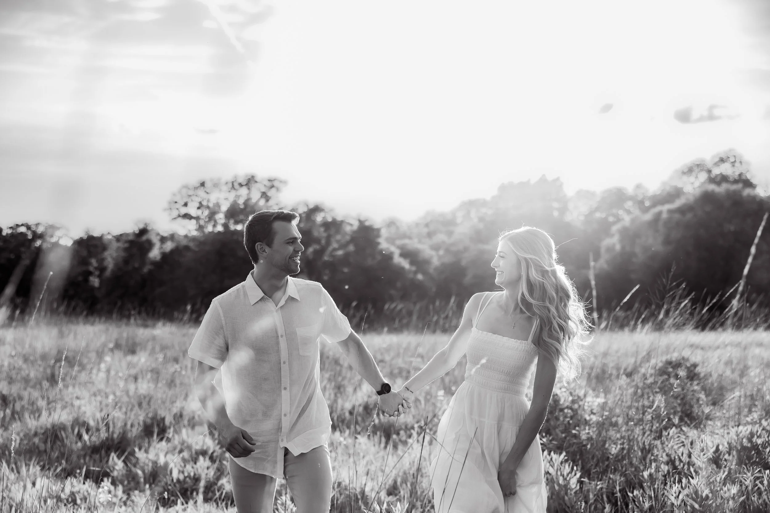 Open-Field-Couples-Photos-Cincinnati-Ohio.jpg