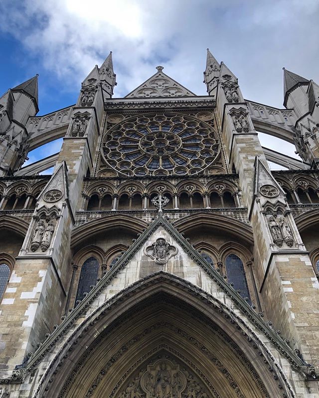 🇬🇧London🇬🇧 has so much old beautiful architecture. #london #architecture #gothic #church