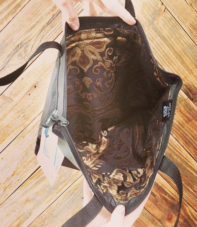 35FE41CA-0577-40B8-8934-4601D9AF1FE1