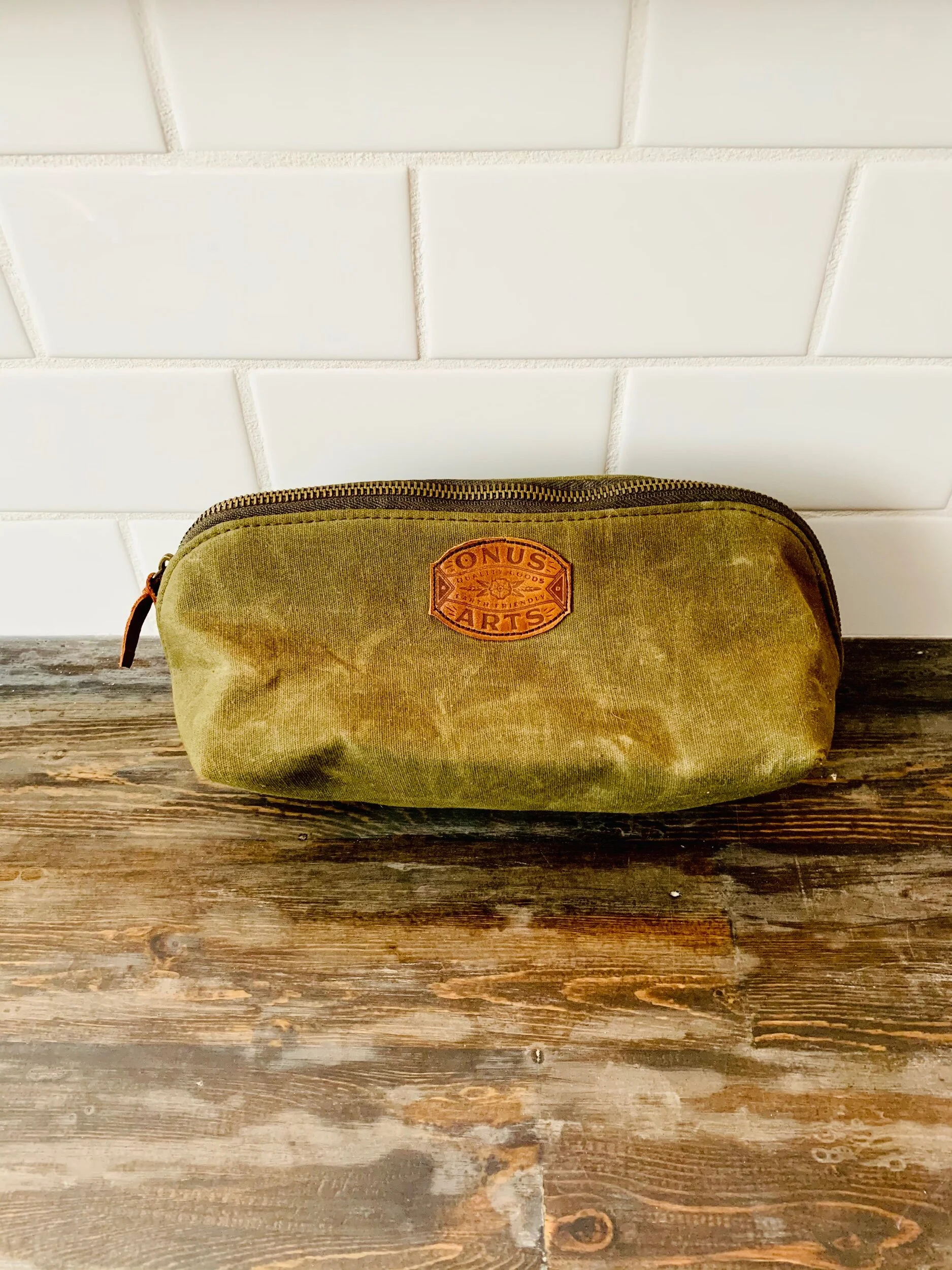 8B3F84D7-0F5E-4FD9-B043-CEEE41690427