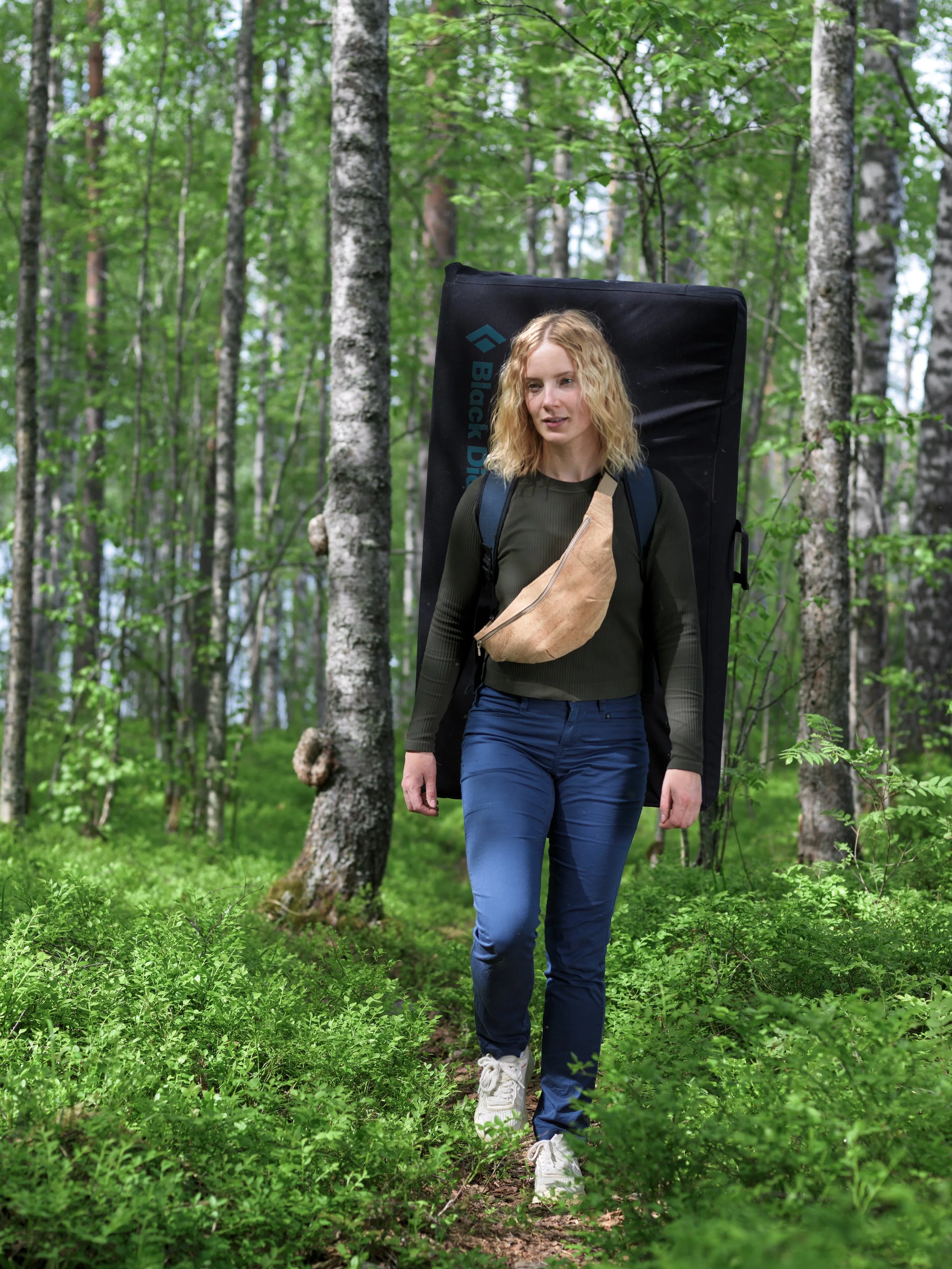 Katriina Nuutinen - Ruu olkalaukku, 2023.