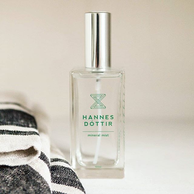 Near Seattle? Visit the Amazon @housewrightgallery 🥰 A beautiful selection of gifts, furniture, art and vintage collectables. PS - our square bottles are almost back in stock!! #Repost
・・・
Calming Icelandic Mineral Mist by @hannes_dottir in HOUSEWRI