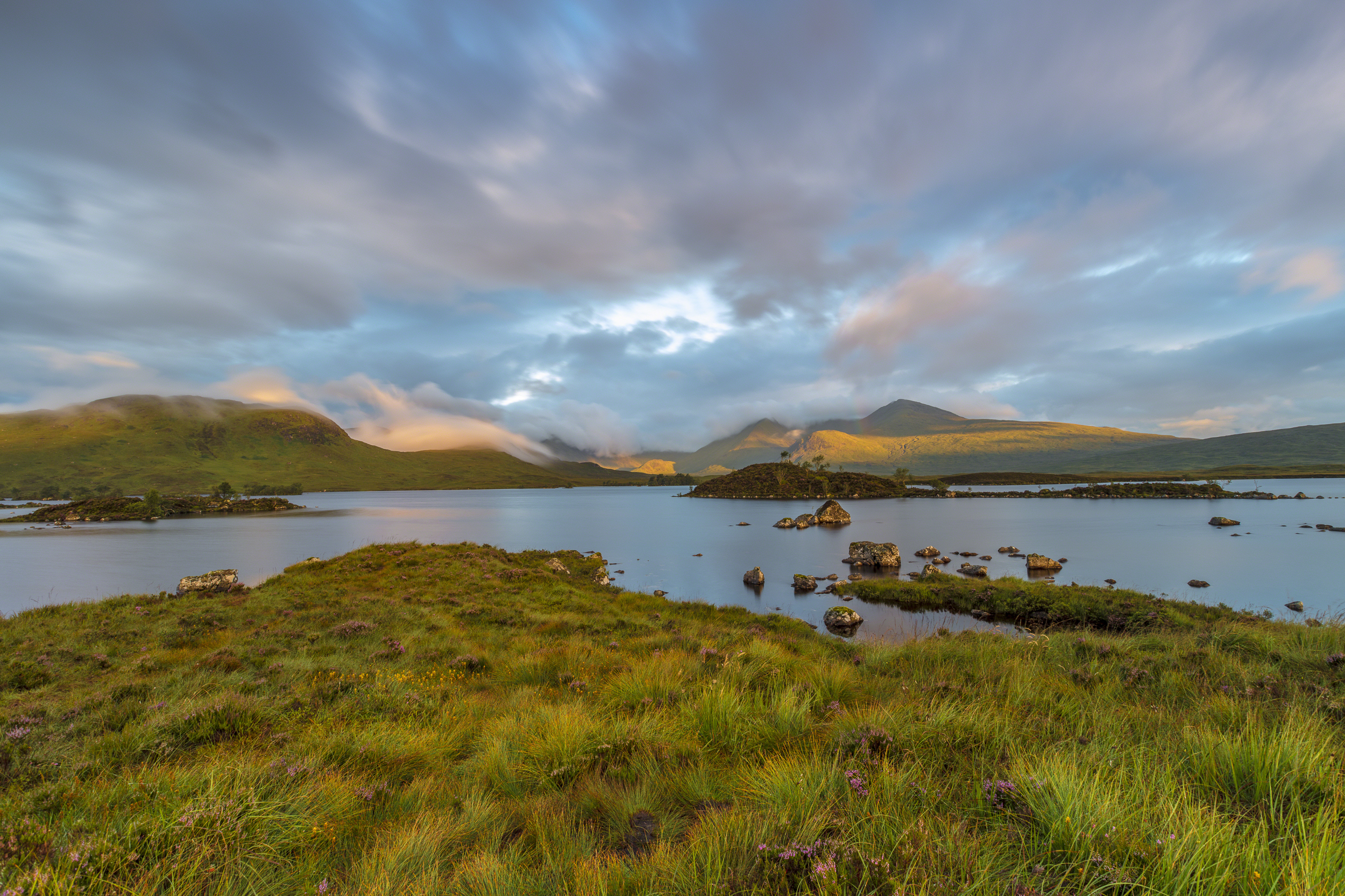 Lochan nah-Aclaise Loch, Meall Beag and Mon Mountains - 06:07 5th August 2017