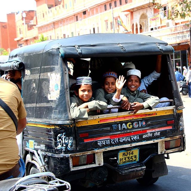 Carpool in Jaipur, the pink city of India. #👋 #india #jaipur #travel #travelblog #rtwchat #rtwtravel #planetwanderlust #wanderlust #worlderlust #travelgram #instatravel #coupletravel #letsgoeverywhere #igtravel #neverstopexploring #instago #passport