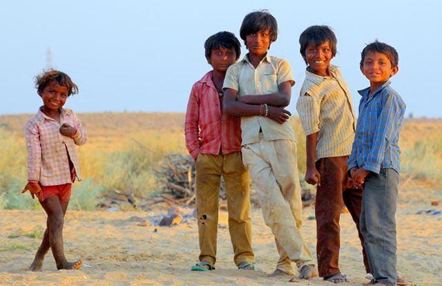 Our neighbors at glamping retreat @damodradesertcamp #sosweet #socool #India #Rajasthan #glamping #travel #travelblog #rtwchat #rtwtravel #planetwanderlust #wanderlust #worlderlust #travelgram #instatravel #coupletravel #letsgoeverywhere #igtravel #n