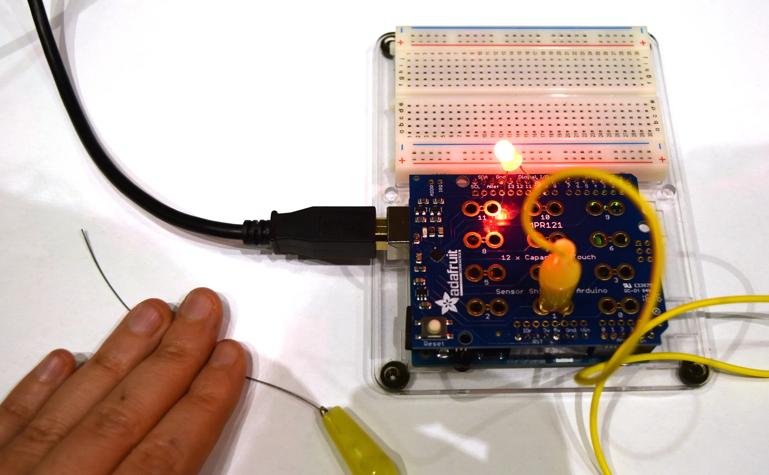 Capacitive touch sensor