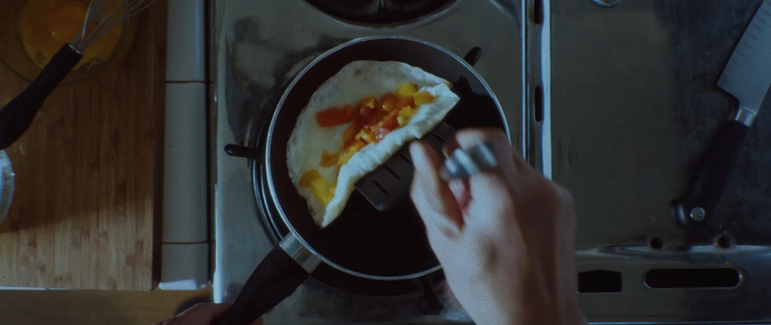 KM_90-SC_190520_v19C_2560x1080-h264 (1).00_00_59_14.Still032.jpg