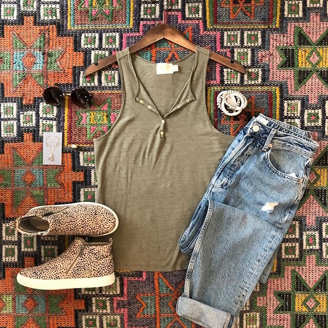 Put together casual to start your week off right! Ready for Sunday brunches + trips just about anywhere!