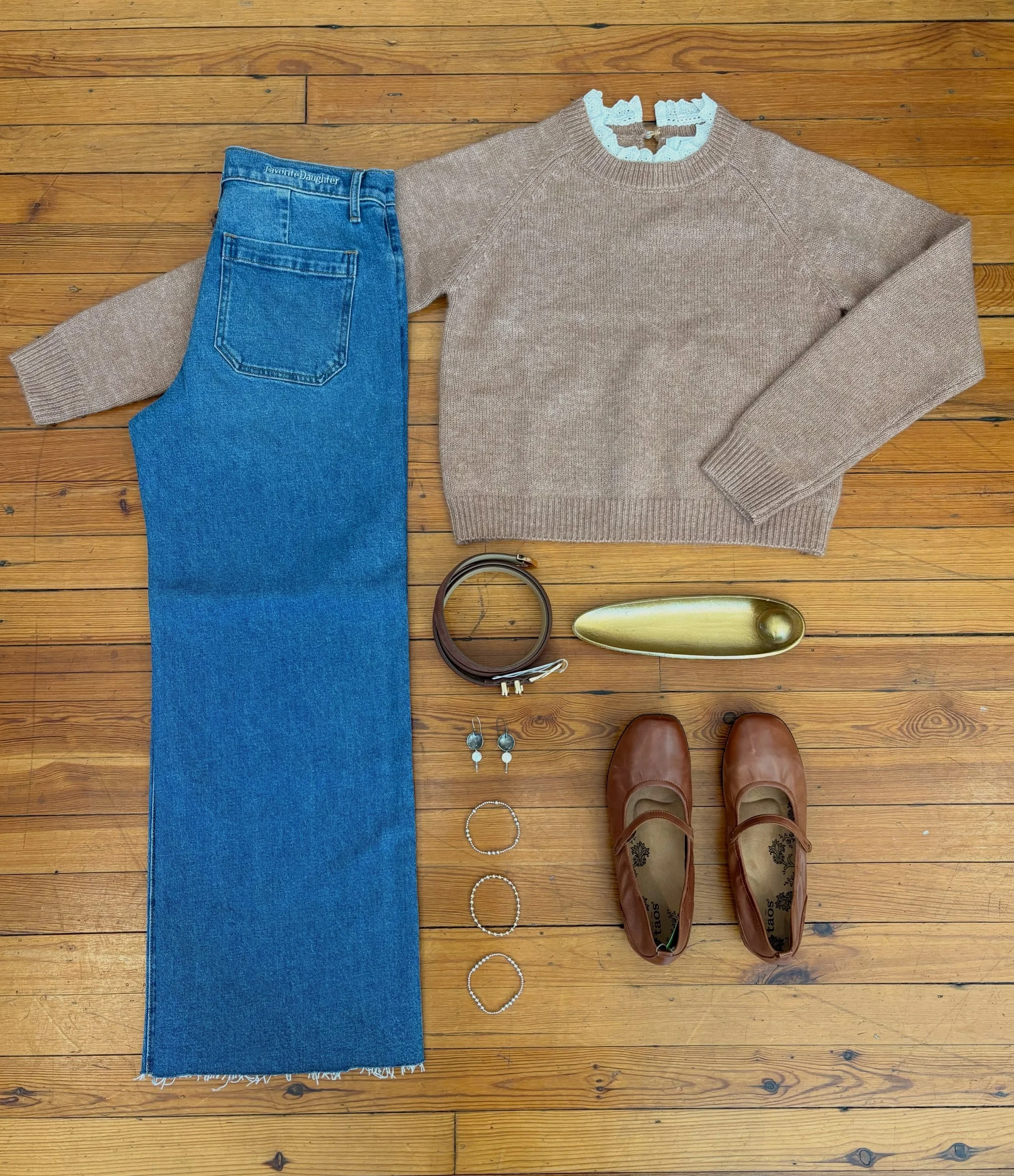 Channeling our favorite English teacher with this fit