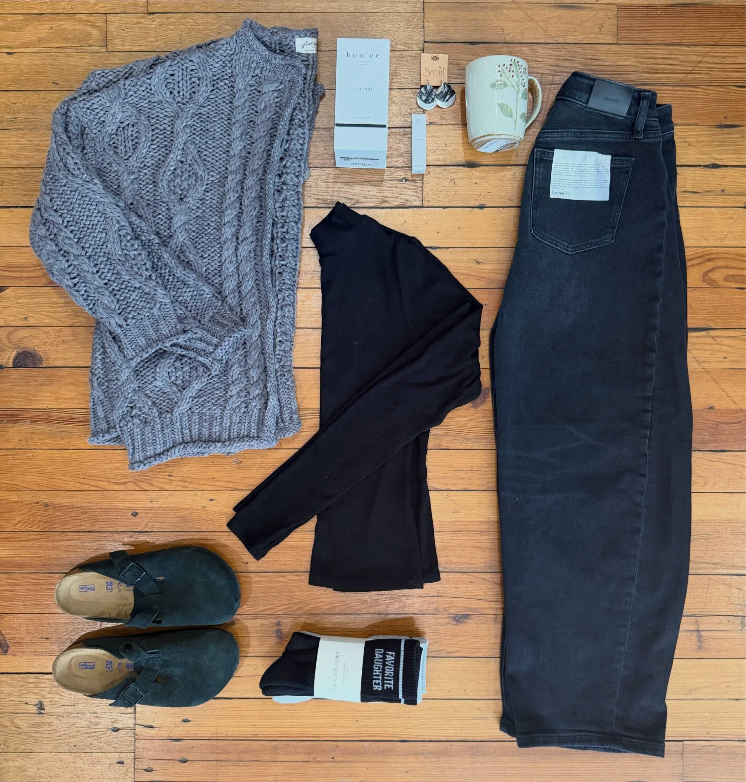 Where my dark neutral fall girlies at🫶

#fallvibes🍁 #fashion #fashionstyle #fallfashion #falloutfitinspo