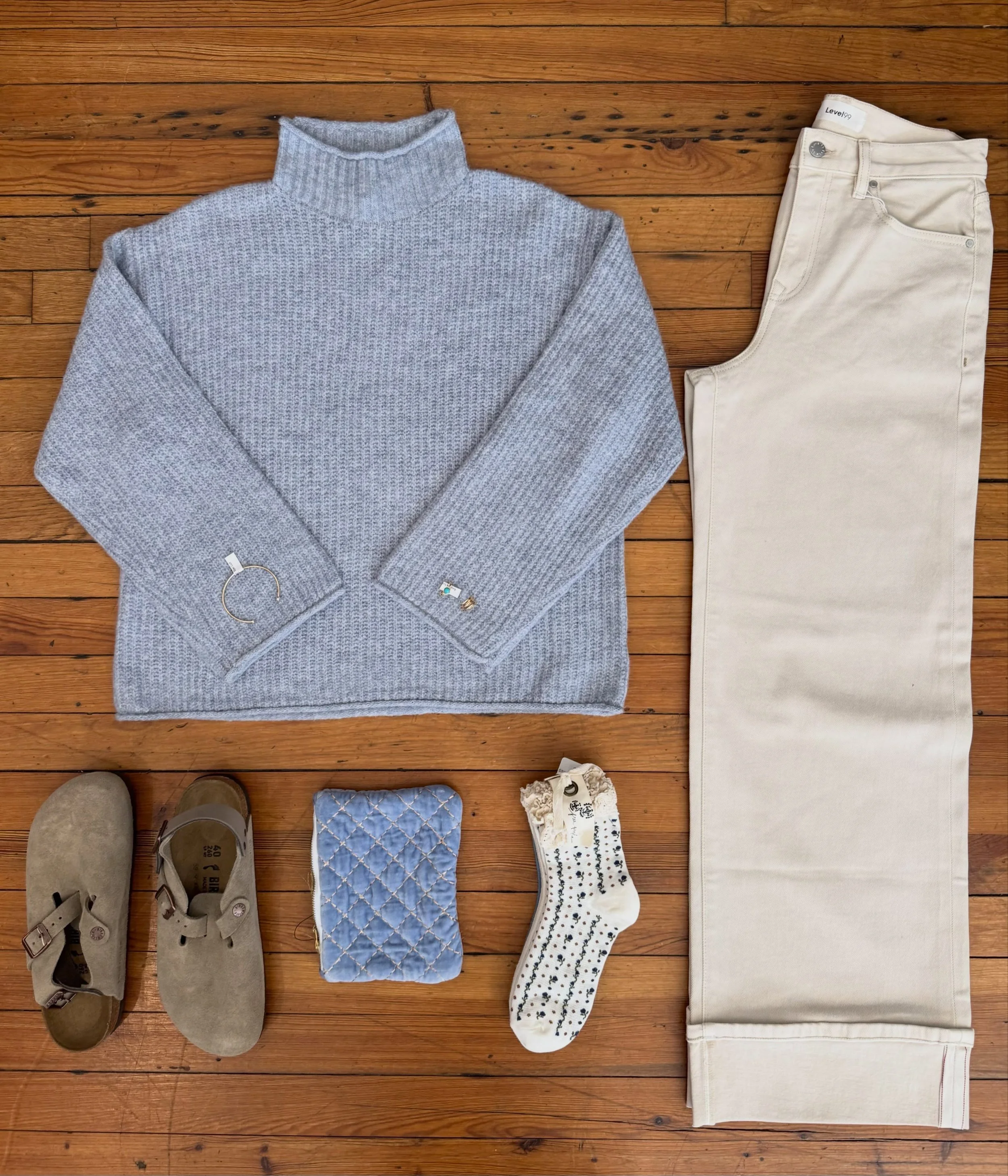 Keeping it cozy!🤍🩵