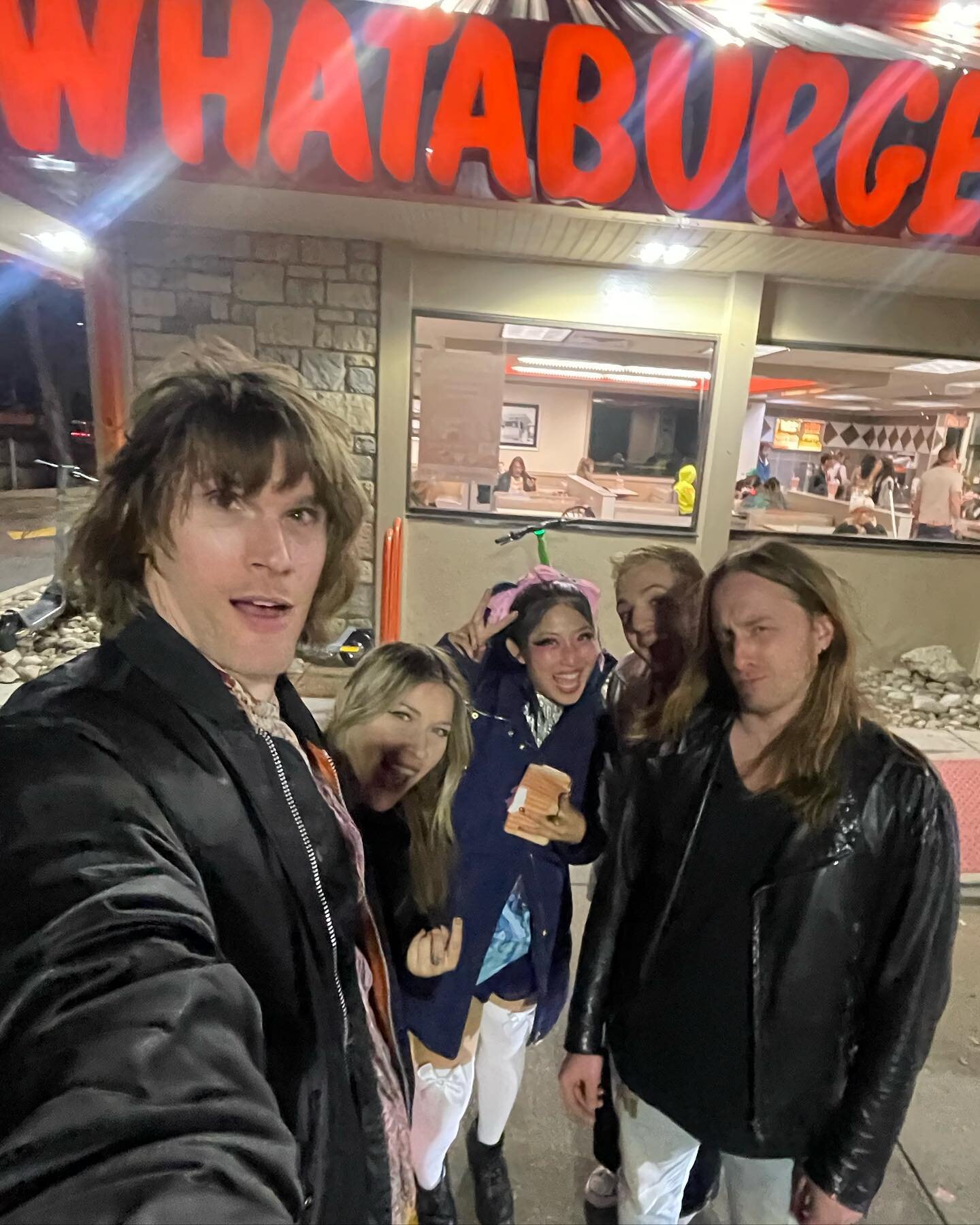 What&hellip;? A burger&hellip;? Is how we felt after eating here with @polartropica and @coconutspaceship .  Today we are at @sunnysbackyard at 5:00!  And then we go to the 2nd night of the Western Wave Sessions at @brookerodd ATX!  Come hang&hellip;