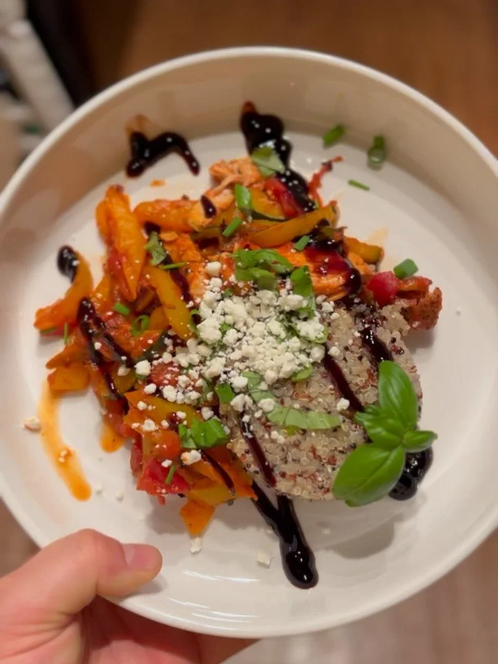 Fire-roasted tomato &amp; coconut sauce, saut&eacute;ed peppers, zucchini, and oyster mushrooms &mdash;
peppercorn chicken, quinoa, goat cheese crumble, basil, and a balsamic finish.
#lowFODMAP friendly