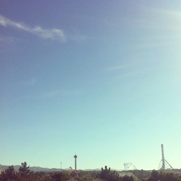 Oh six flags, how we would love to ride X2. #onourwaytoLA #theecho #amusementparks #sixflags (Taken with Instagram )