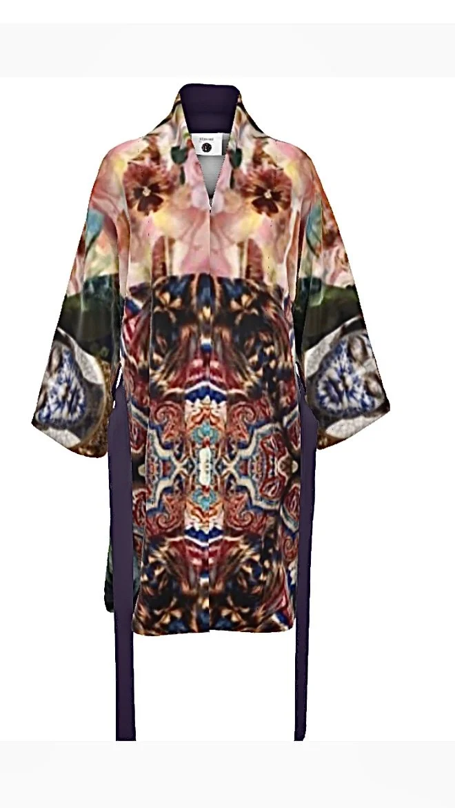 32. Maria Leoni - Written in Gold -  Kimono