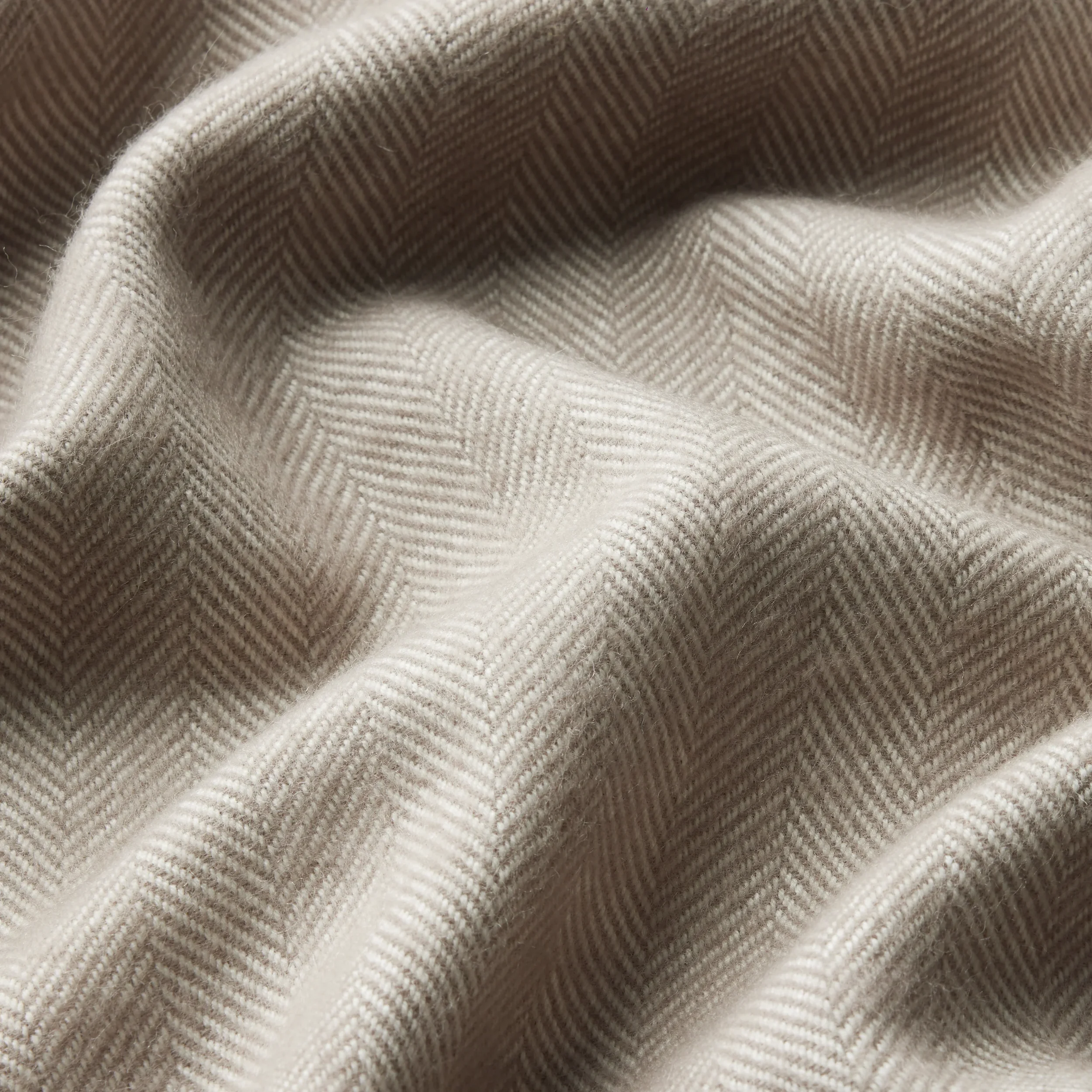 HERRINGBONE_Merino_Wool_Throw_ATMOSPHERE_9351821020588_DETAIL.webp