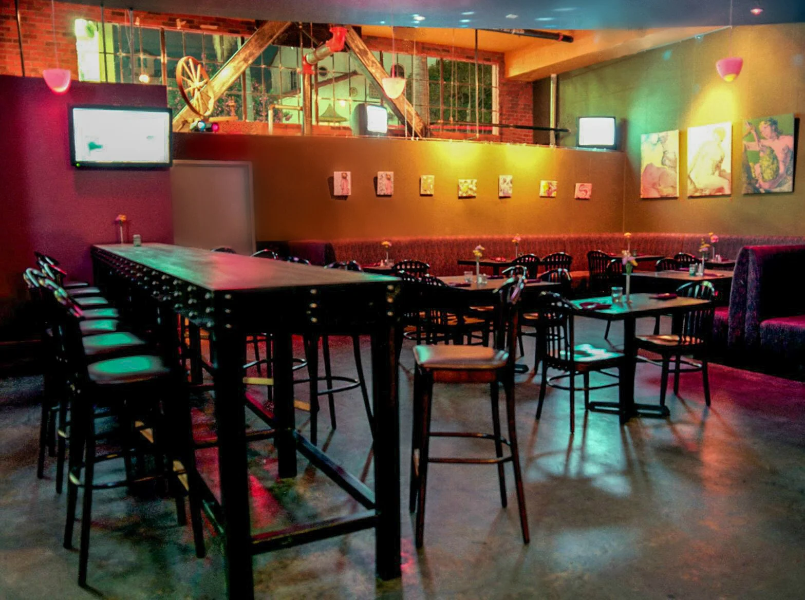 14 2002-02 dining ec.JPG