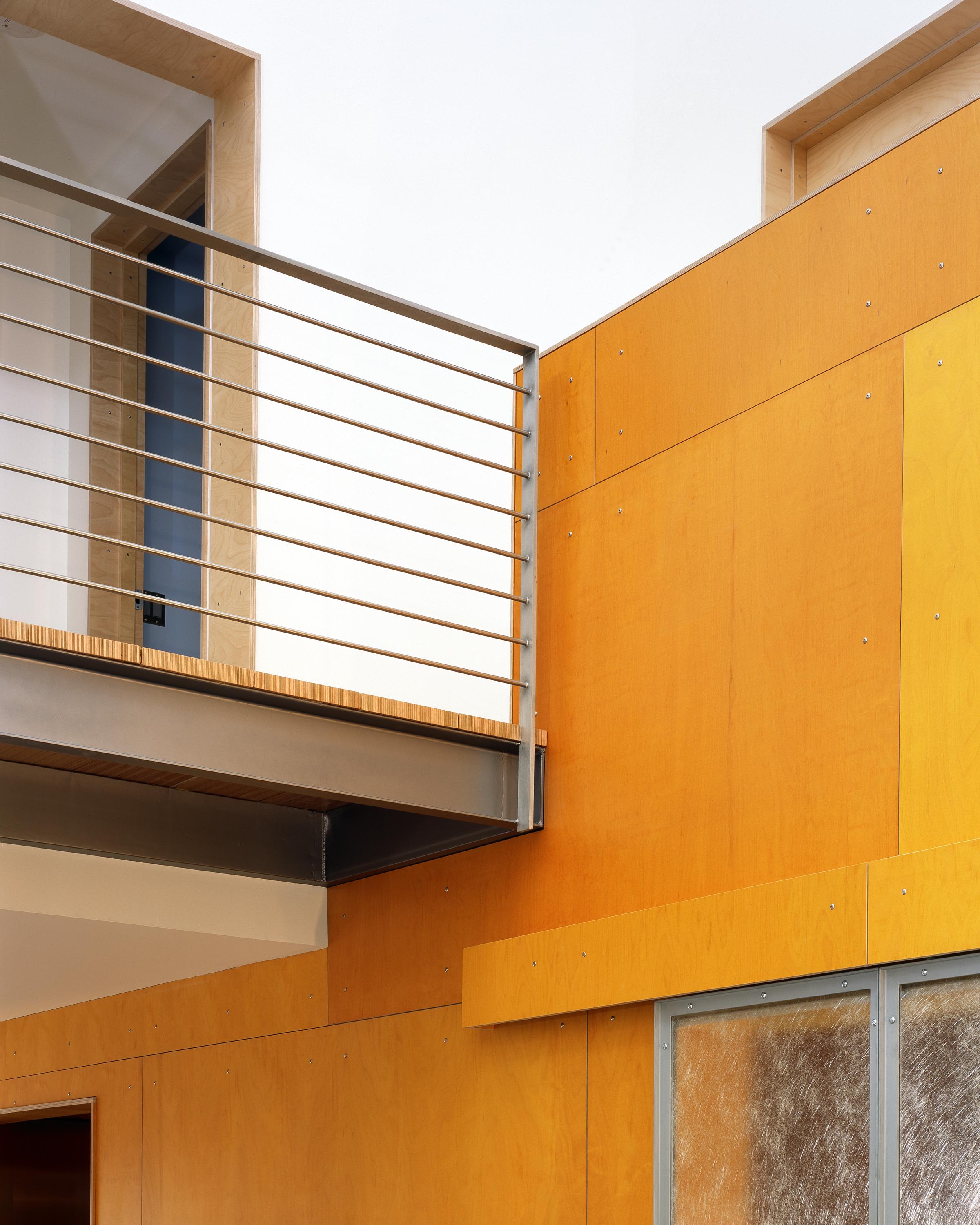 Kahn Res -Linden -A12 bridge.JPG