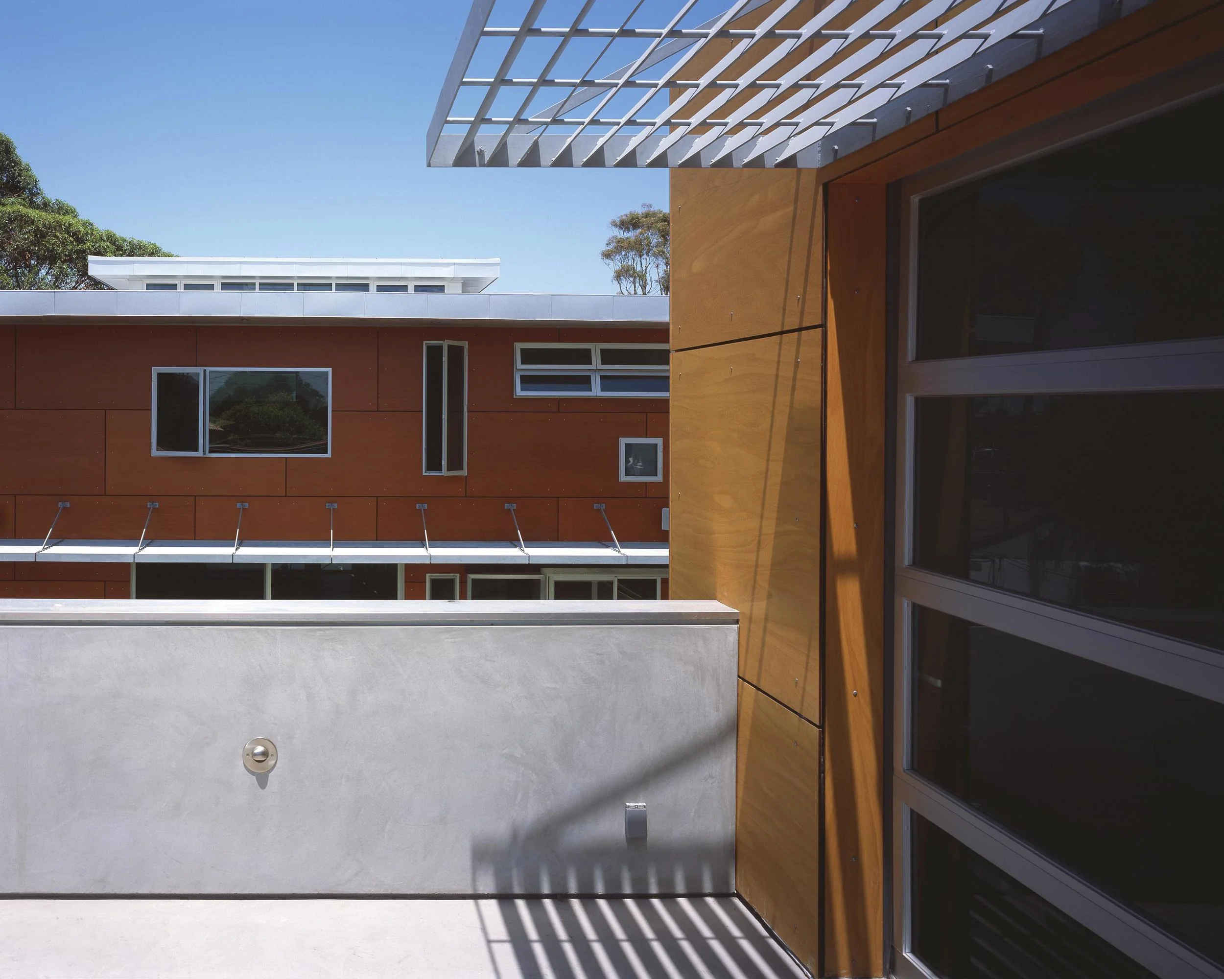 Kahn Res -Linden -B04 deck.JPG