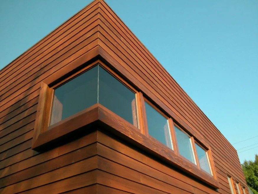 Yama Res -corner window ee.JPG