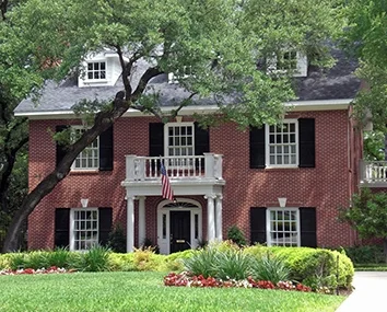nice_home_with_red_brick_1353907472952.jpg