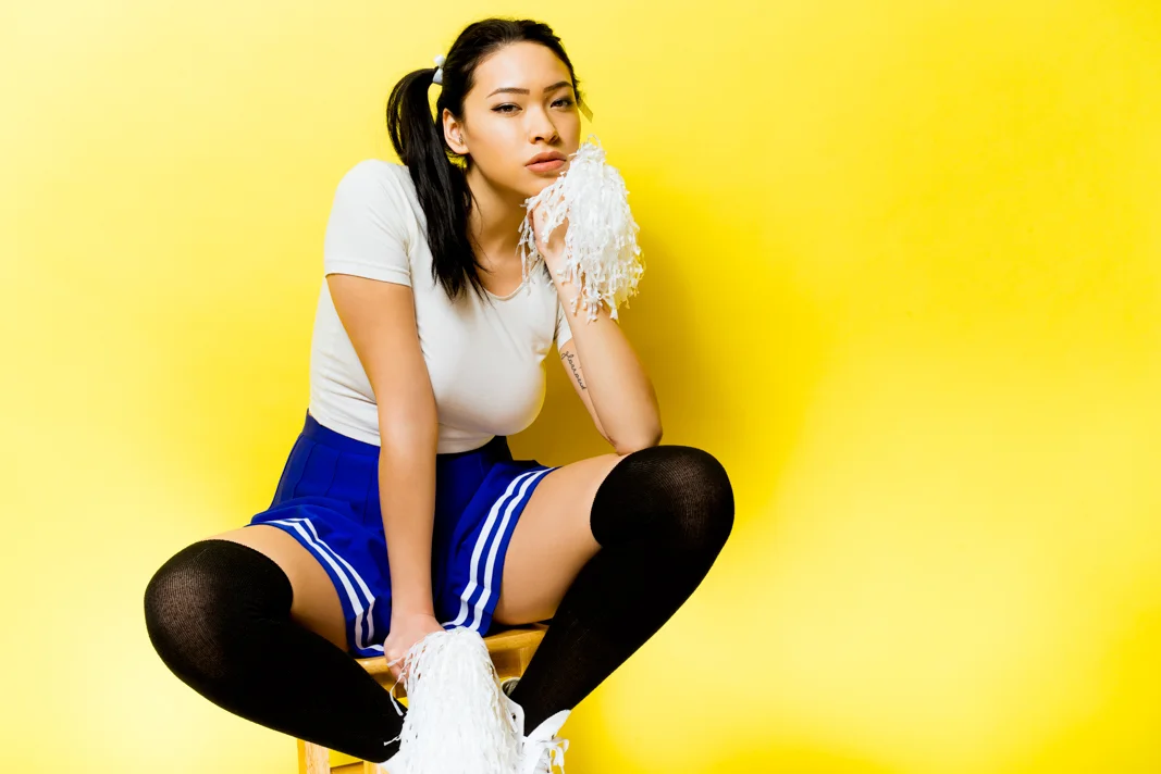 Cheerleaders 10photos-3.jpg