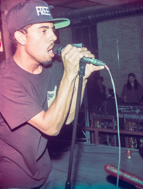 Vic-Mensa-10photos-illroots-innanetape-3.gif