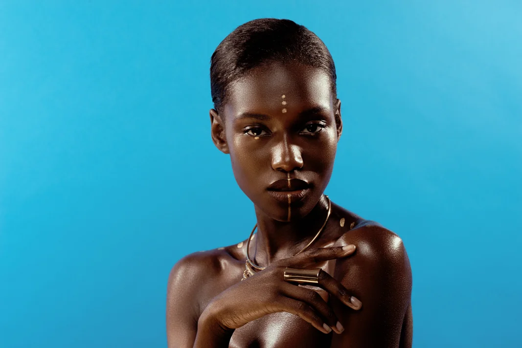 Essence Taylor Aug2017 10photos-6.jpg