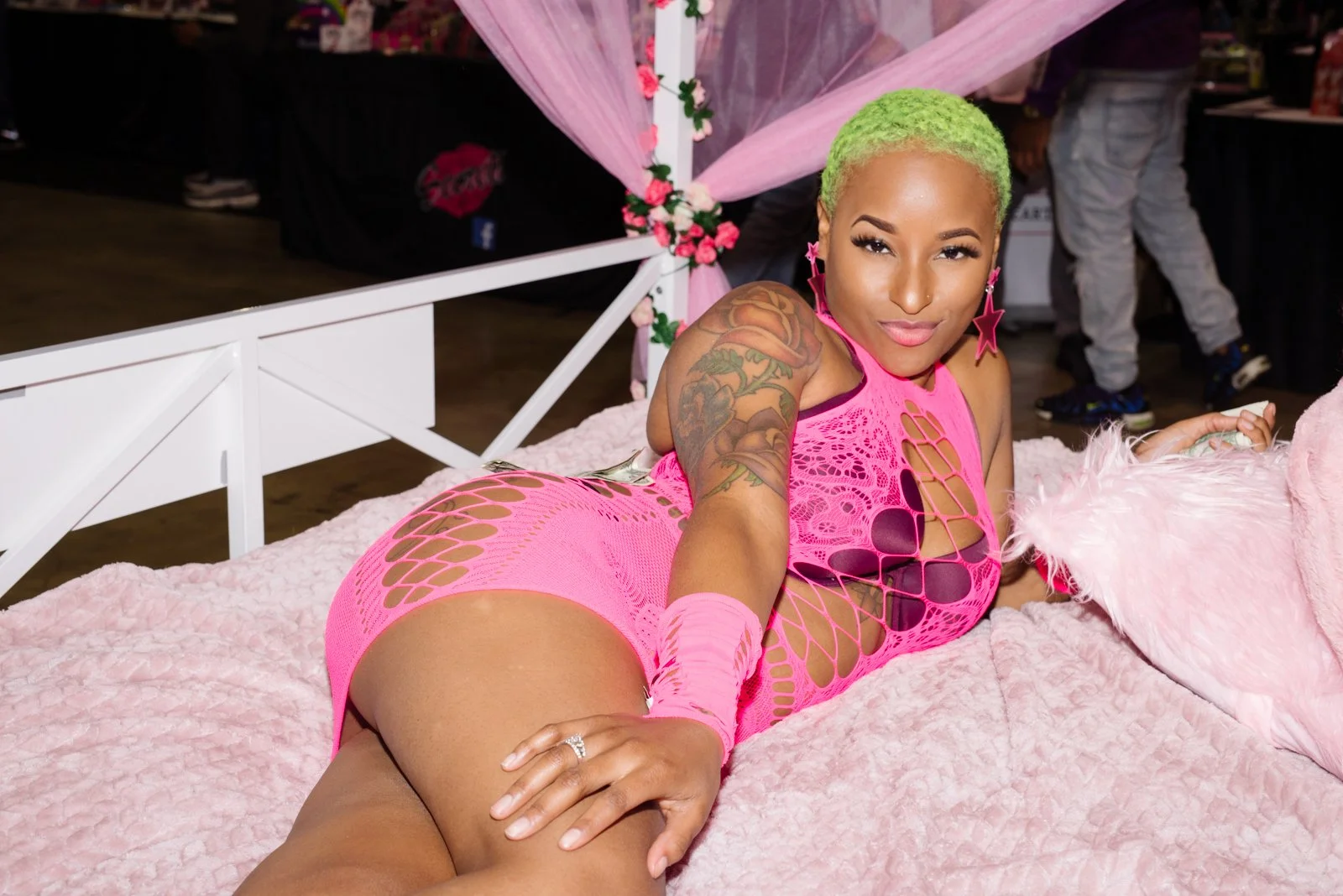 Exxxotica May 1, 2022 10photos-19.jpg