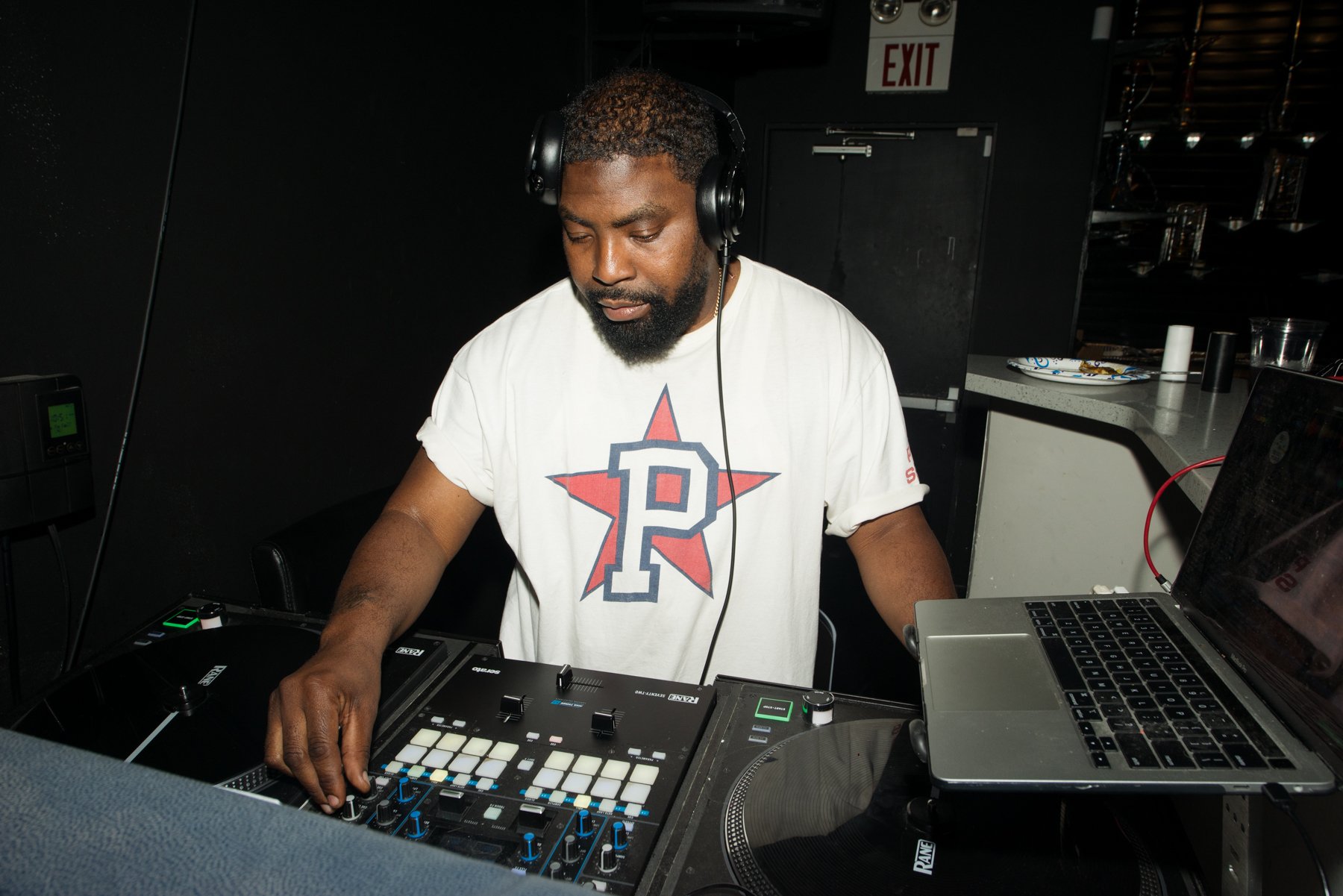 Blo Room (Rosa Acosta) June 19, 2022 10photos-18.jpg