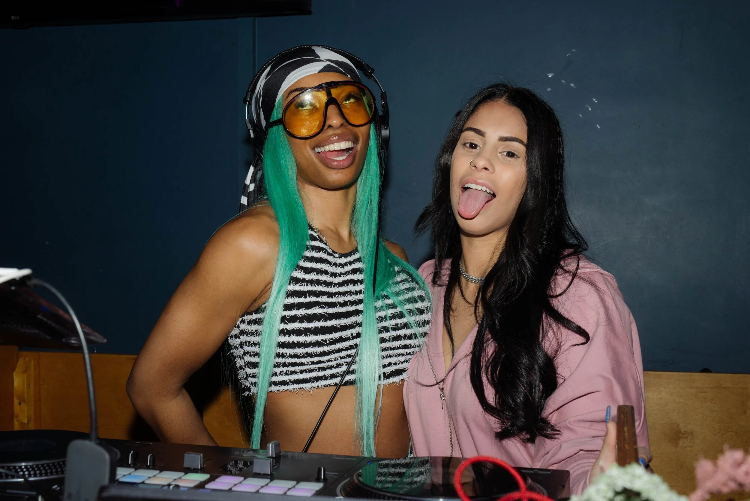 Pretty Girls, Ladies Night, Hue Chicago Apr 3, 2024 10photos-30.jpg