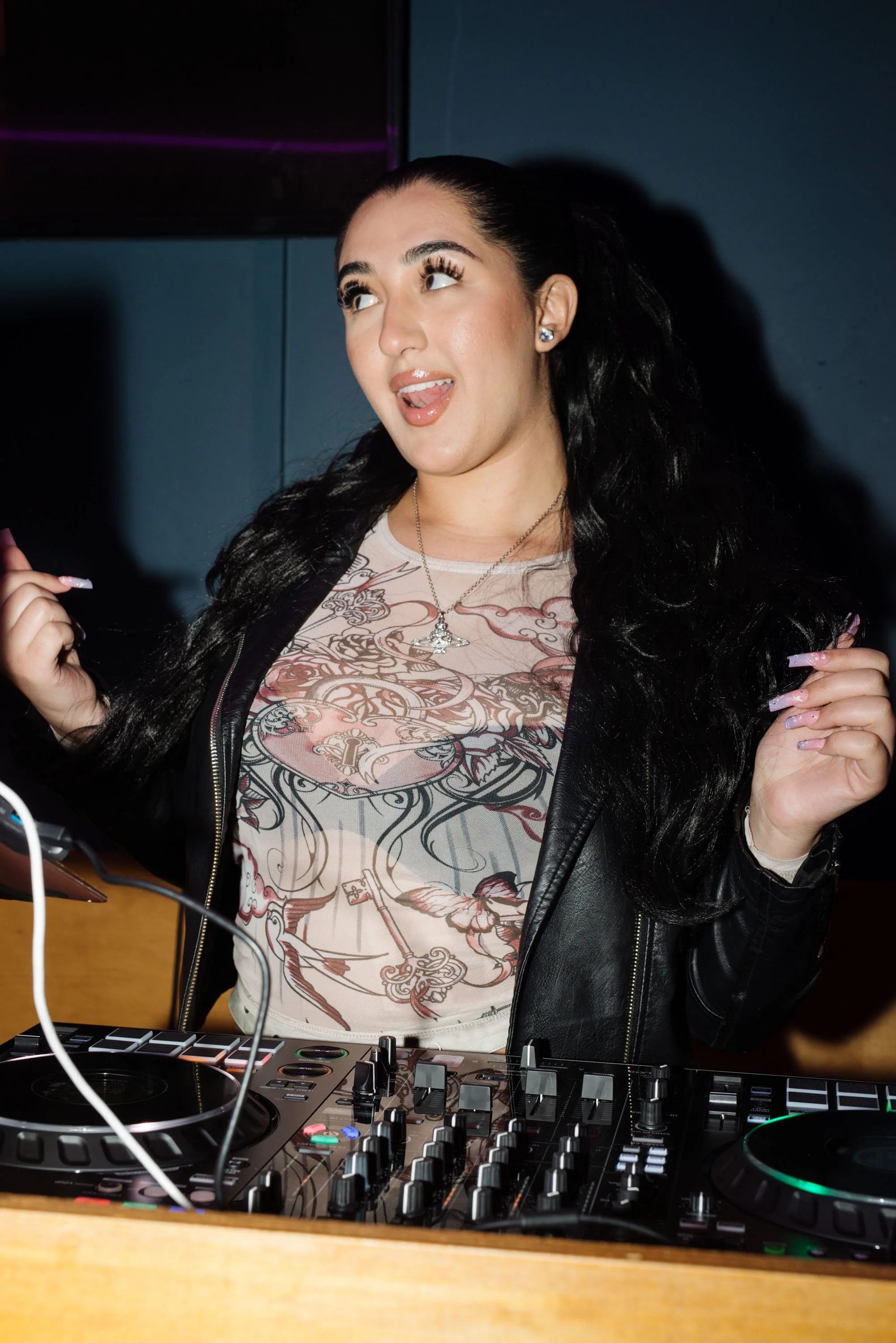 Pretty Girls, Ladies Night, Hue Chicago Apr 24, 2024 10photos-10.jpg