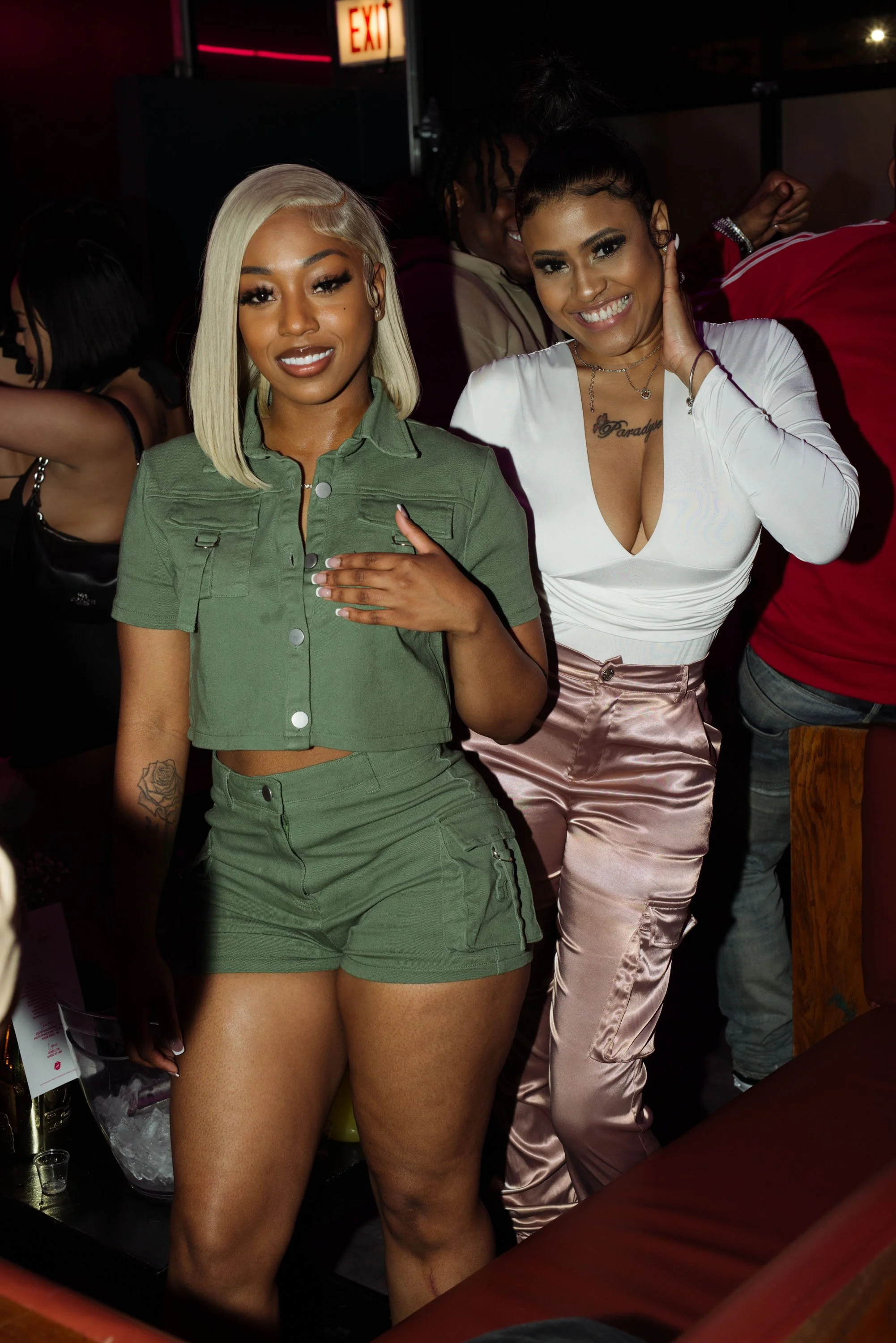 Pretty Girls, Ladies Night, Hue Chicago May 1, 2024 10photos-71.jpg