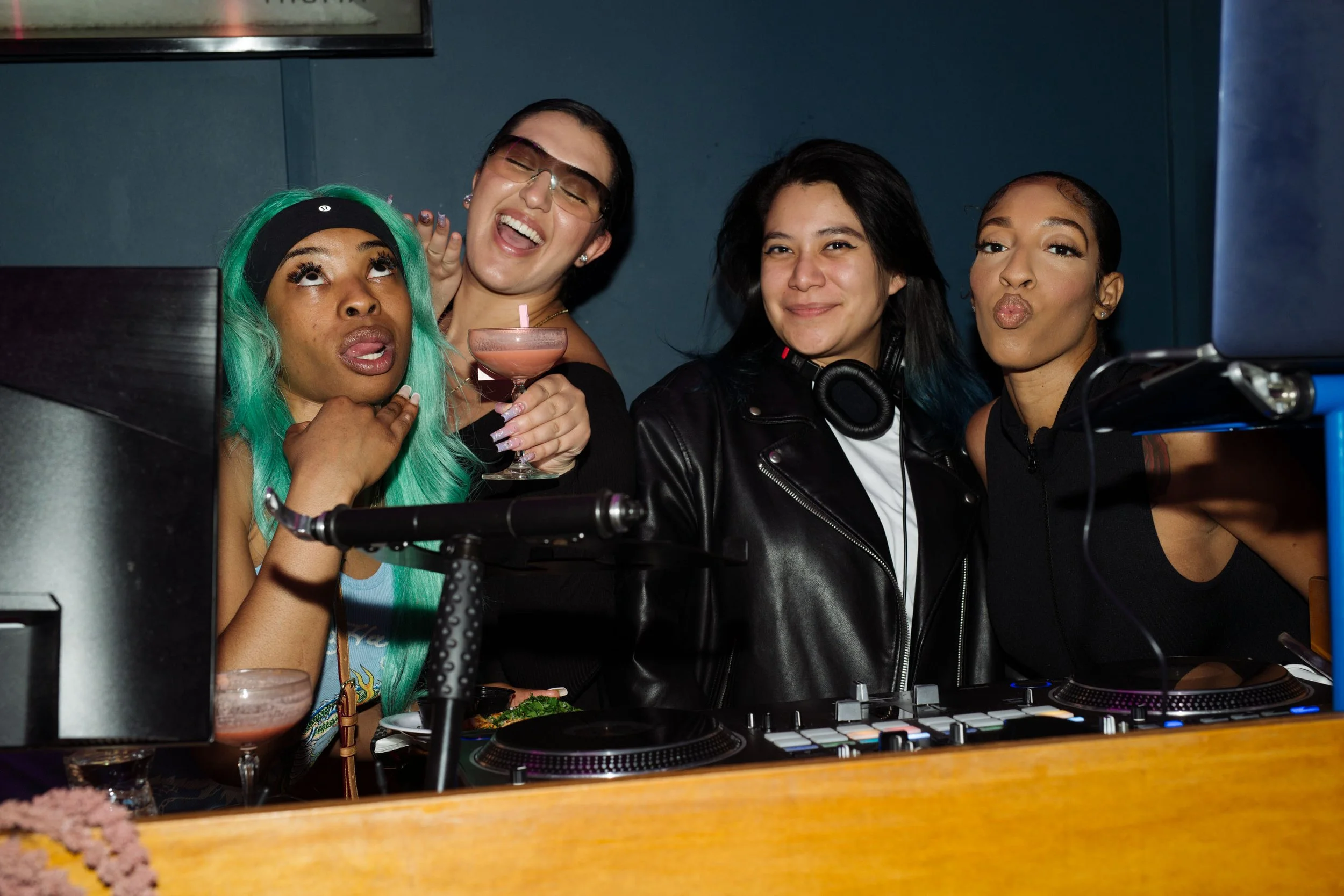 Pretty Girls, Ladies Night, Hue Chicago May 1, 2024 10photos-92.jpg