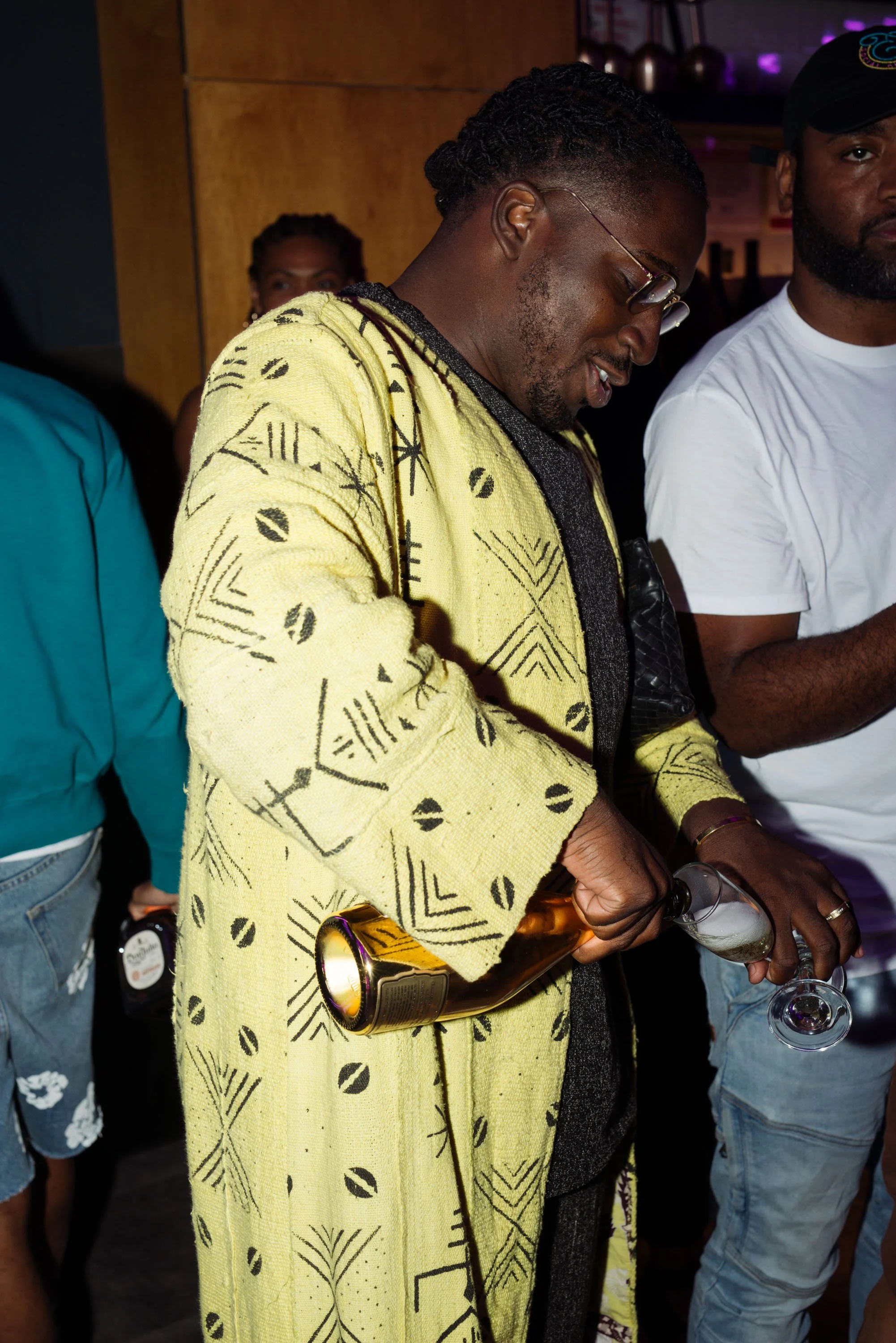 Pretty Girls, Ladies Night, Hue Chicago May 15, 2024 10photos-71.jpg