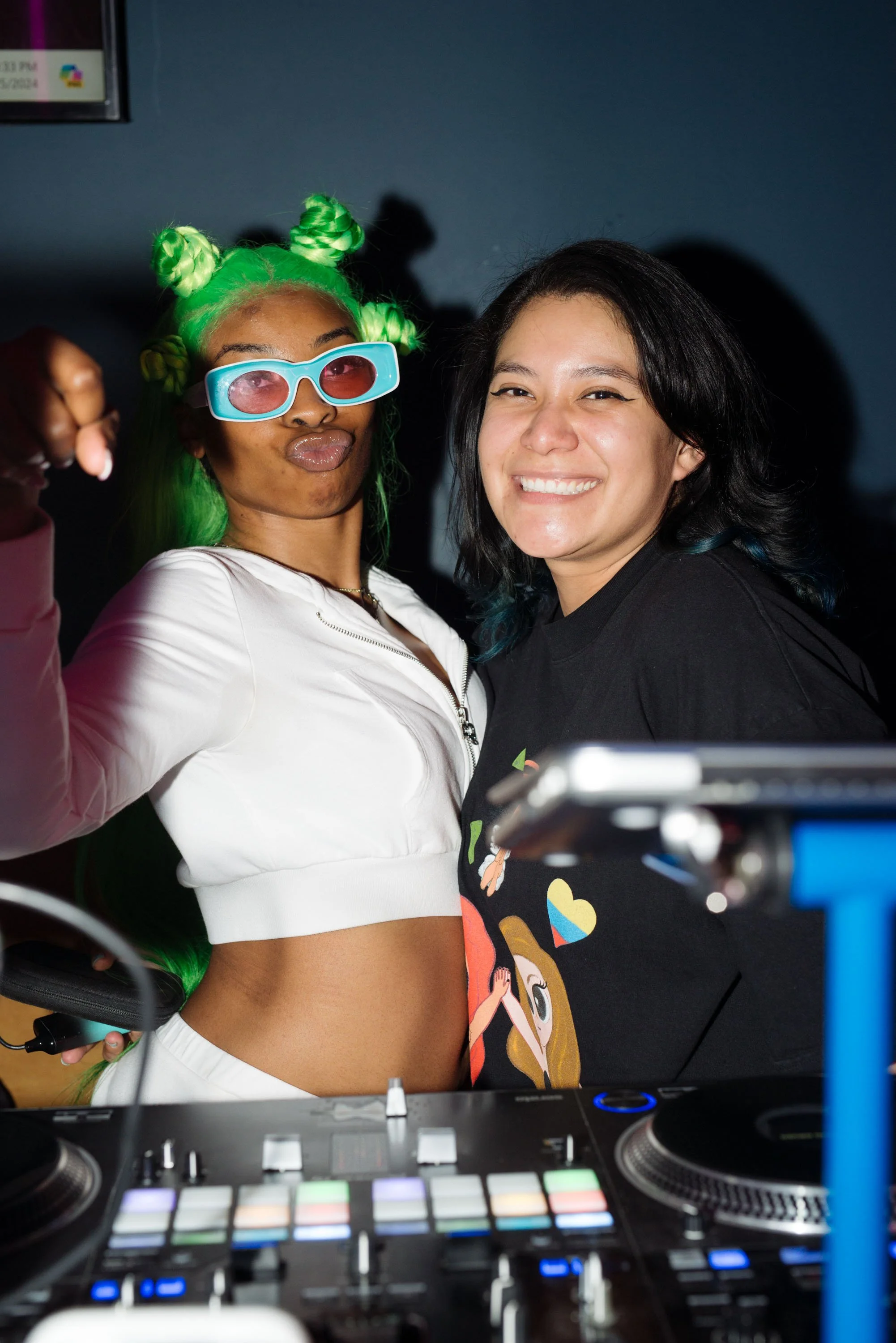 Pretty Girls, Ladies Night, Hue Chicago June 5, 2024 10photos-60.jpg