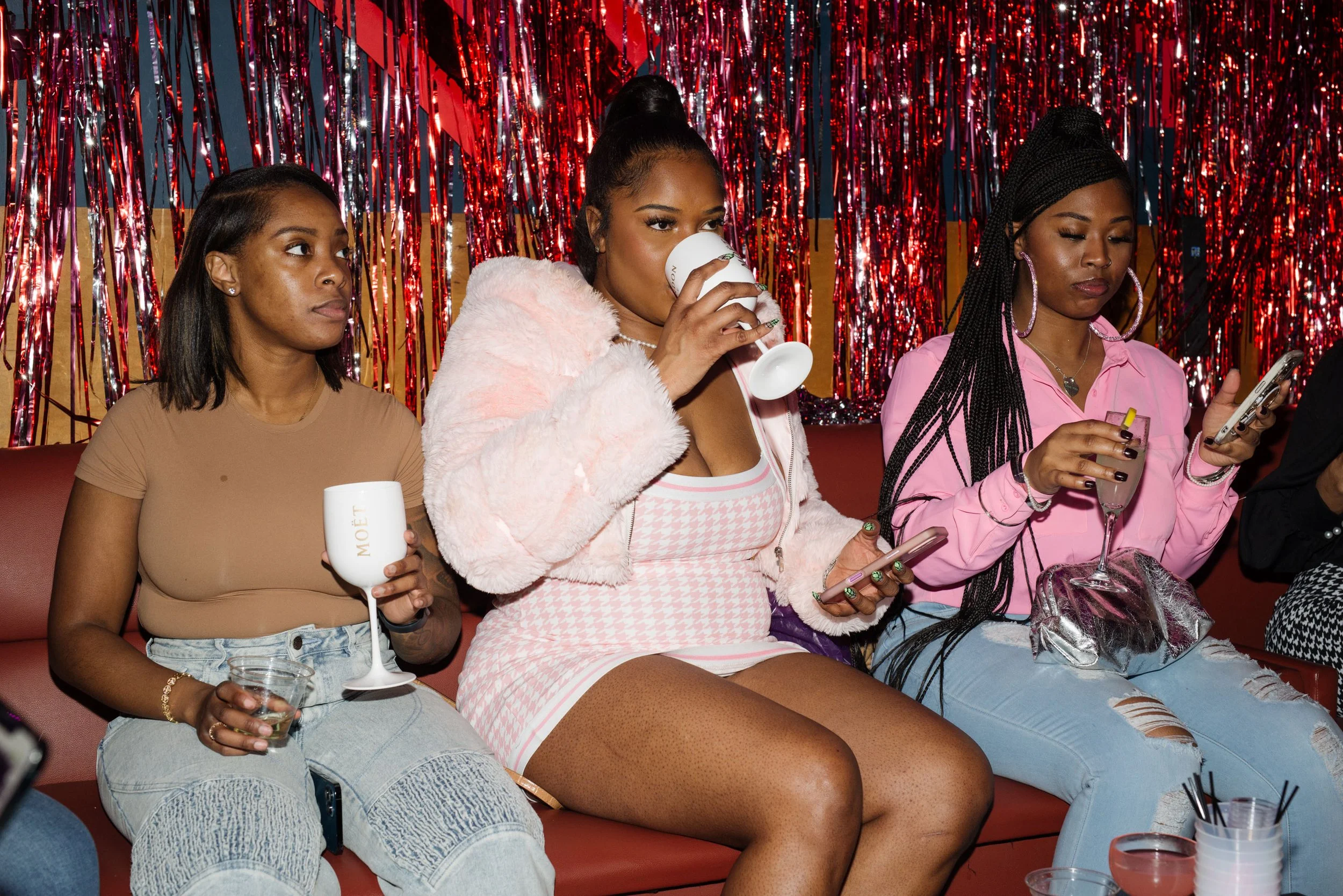 Pretty Girls Love Hue Feb 19, 2025 10photos-69.jpg