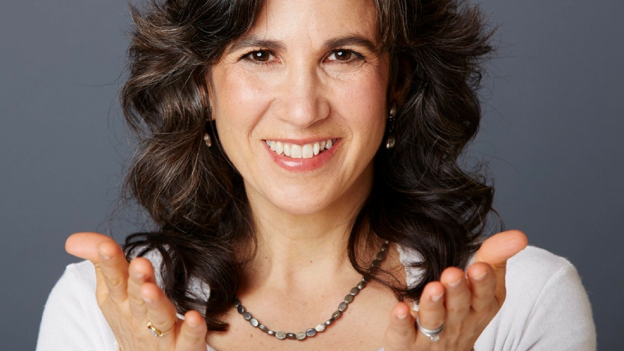 {Ep. 010} Nina Manolson on Transitioning from Body Hate to Body Love