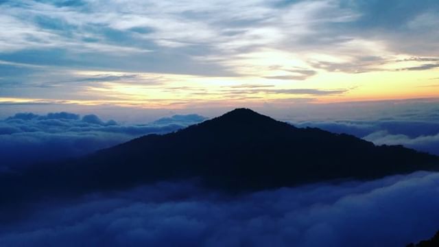 Ilha Grande about 3 hours from Rio. A little paradise! If you go try the night hike that puts you at the top of the mountain on the island as the sun rises. If it doesn&rsquo;t kill you first.
#brazil #mavicpro2 #hyperlapse #travel #rio  #ilhagrande 