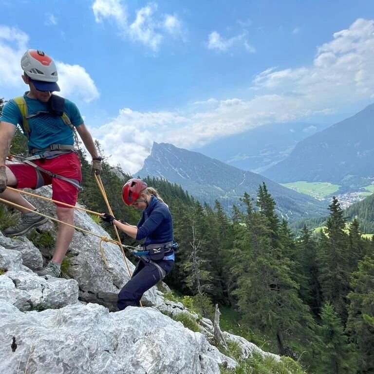 Klettersteig Rofan 🧗

#verticalmovement #achensee #rofan #haidachstellwand #geilerschei&szlig; #weguideyou #guidelife #klettersteig