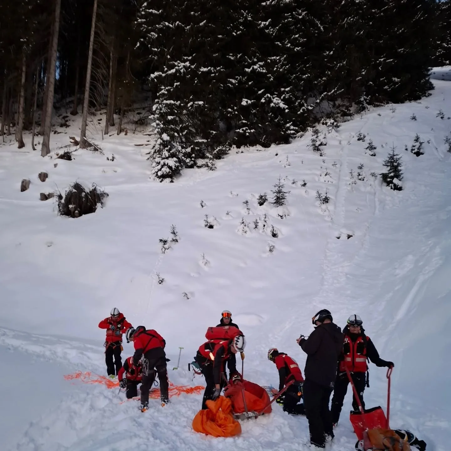 EINSATZ&Uuml;BUNG der Bergrettung Westendorf, danke an alle Beteiligten f&uuml;r eurer Mitwirken - so muss Teamwork laufen 💪

Danke auch an die Firma Airmarker f&uuml;r die Demonstration der Neuentwicklung auf dem Sektor der Unfallmarkierung.

#berg