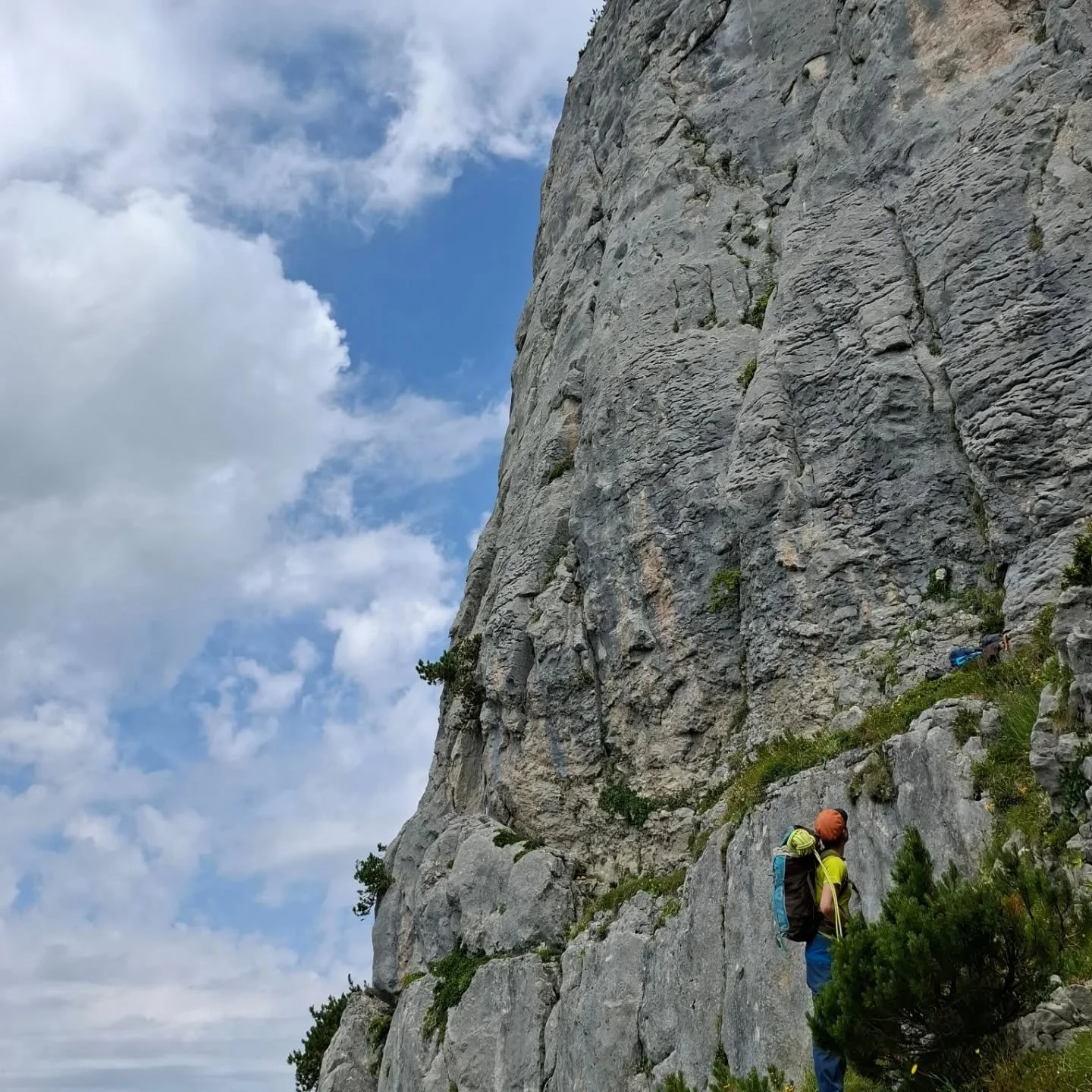 Steil aber geil 💪 😎 🧗&zwj;♂️
Die Kletterbuddys wieder mal gemeinsam unterwegs 👍

#verticalmovement #klettern #steinplattewaidring
#Perfekt #supertag #Sonne #scharferfels #bergf&uuml;hrerkelchsau #bloodyoldman