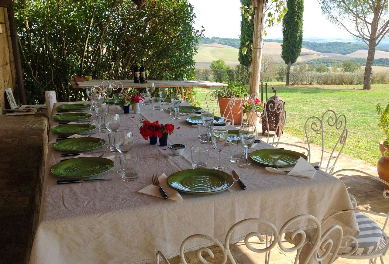 7 2017-10-05 13.30.10 la table ready for lunch_preview.jpg
