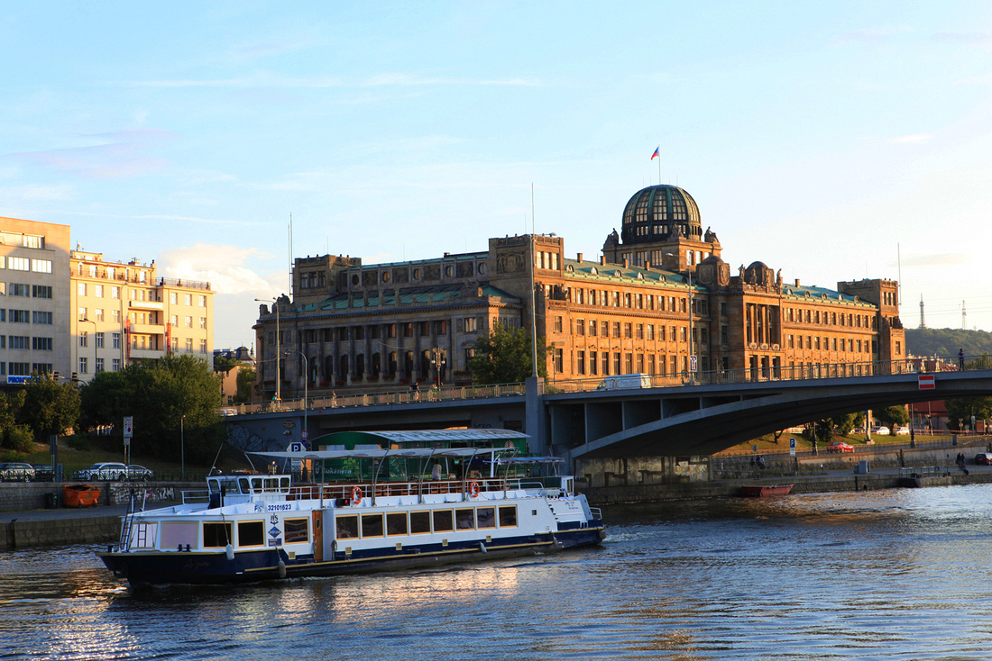 p816153292-5.jpg