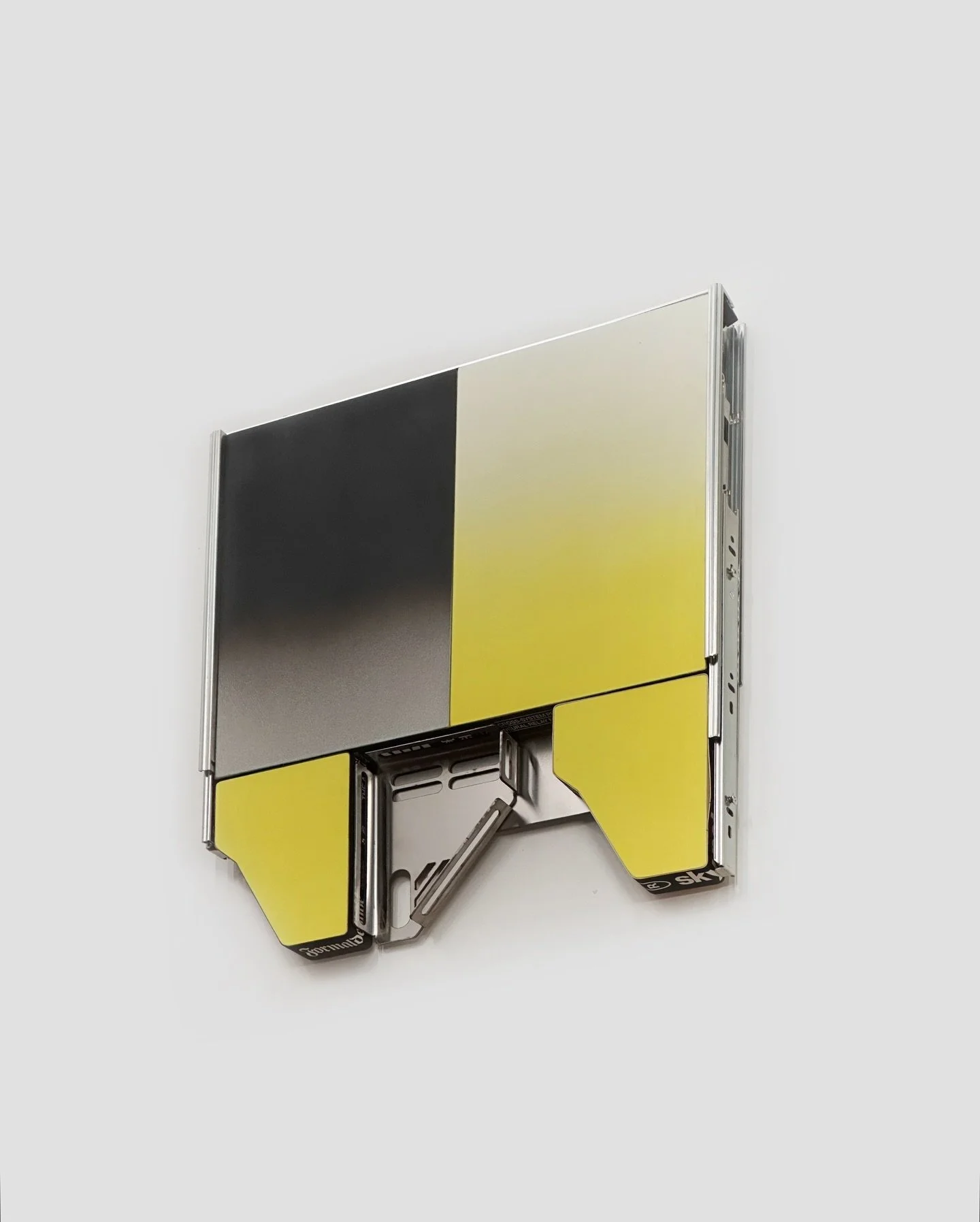 Janus Field (2025) / Stainless steel, acrylic, pigment, canvas and wood. 16.5 x 16.5 inches (Wt. 9.6 lbs)

Part of signs of life&sup1; at @methoddelhi till Jan 25, 2026.

Signs of Life observes an encounter between colour fields and engineered form: 