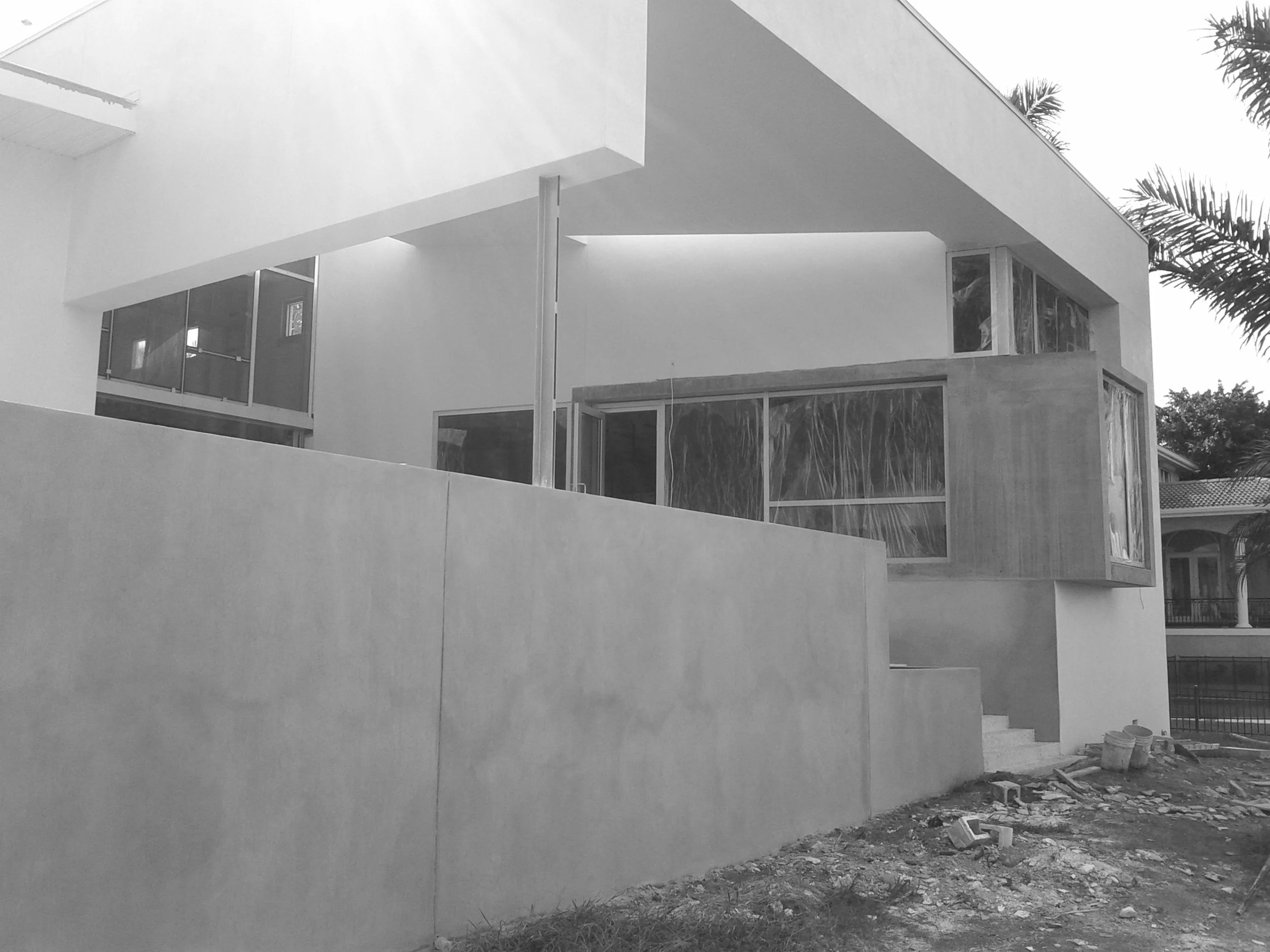 Picture2-black_white.jpg
